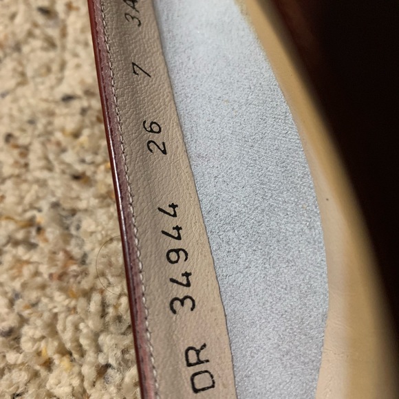 Salvatore Ferragamo. Woman leather shoes size 7 - Picture 8 of 12